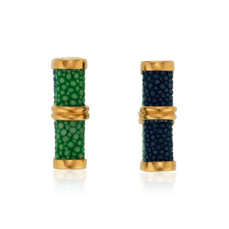 NO RESERVE | TRIANON TWO PAIRS OF CORAL AND SHAGREEN CUFFLINKS - Foto 4