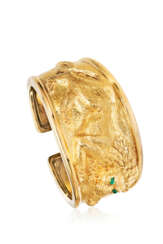 DAVID WEBB EMERALD AND GOLD LION CUFF BRACELET