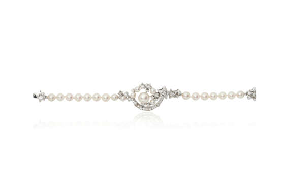 NO RESERVE | CHANEL CULTURED PEARL AND DIAMOND 'COMÈTE' BRACELET - фото 3