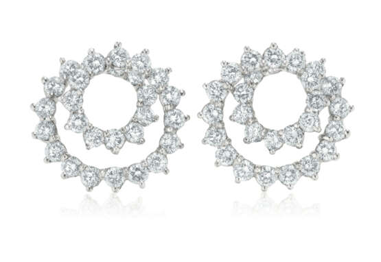 NO RESERVE | TIFFANY & CO. DIAMOND 'SWIRL' EARRINGS - фото 1