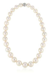 NO RESERVE | CULTURED PEARL AND DIAMOND NECKLACE