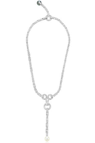 CARTIER DIAMOND AND CULTURED PEARL 'AGRAFE' NECKLACE - Foto 4