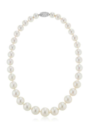 NO RESERVE | CULTURED PEARL AND DIAMOND NECKLACE - photo 1
