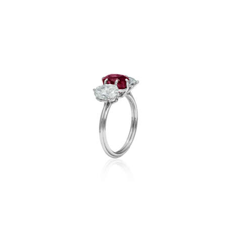 RUBY AND DIAMOND RING - Foto 7