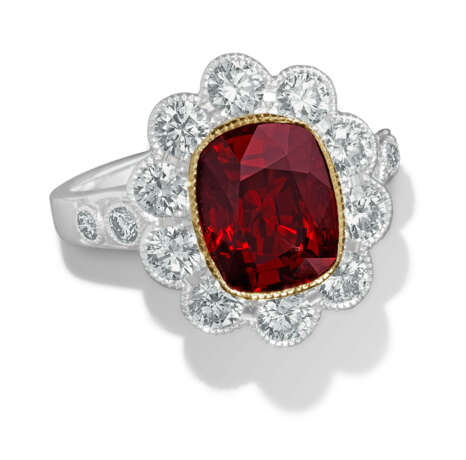 SPINEL AND DIAMOND RING - фото 1