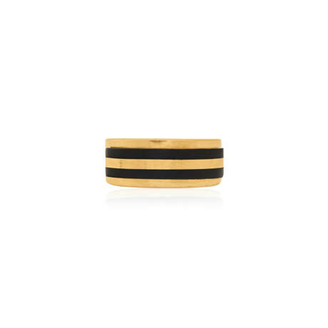 NO RESERVE | TWO TIFFANY & CO. BLACK JADE AND GOLD RINGS - фото 4