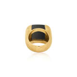 NO RESERVE | TWO TIFFANY & CO. BLACK JADE AND GOLD RINGS - фото 9