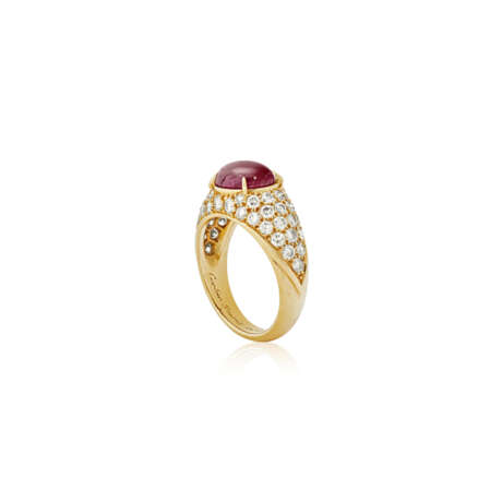 NO RESERVE | CARTIER RUBY AND DIAMOND RING - фото 4
