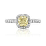 NO RESERVE | TIFFANY & CO. COLORED DIAMOND AND DIAMOND RING - photo 1