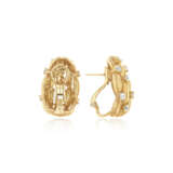 NO RESERVE | TIFFANY & CO. TWO PAIRS OF DIAMOND AND GOLD EARRINGS - Foto 7
