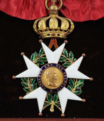 Frankreich: Orden der Ehrenlegion - Ordensvitrine mit 6 Dekorationen. - фото 5