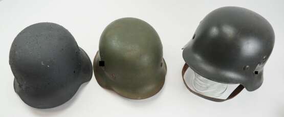 Wehrmacht: 3 Stahlhelme. - photo 2