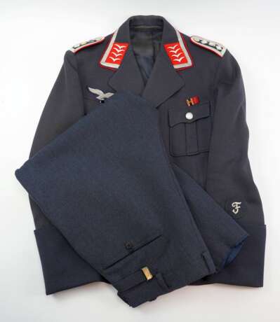 Luftwaffe: Uniformensemble eines Oberfeldwebels der Flakartillerie im Flak-Regiment 9. - Foto 1