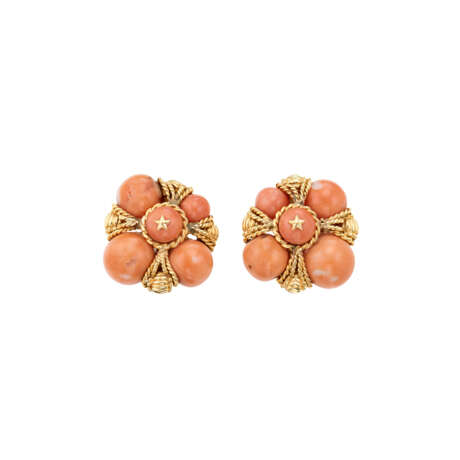 VAN CLEEF & ARPELS SET OF CORAL AND GOLD JEWELRY - Foto 5