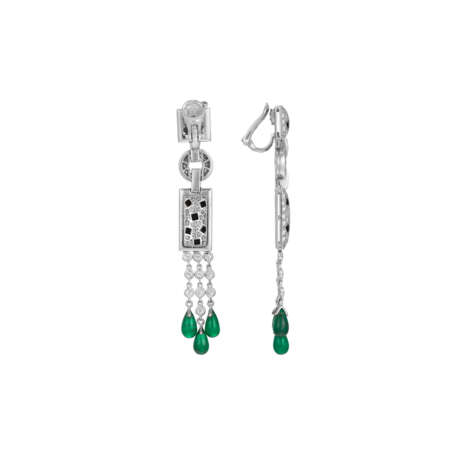 CARTIER DIAMOND, EMERALD AND ONYX `PANTH&#200;RE DE CARTIER` EARRINGS - photo 3