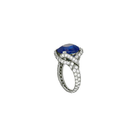 TIFFANY & CO., JEAN SCHLUMBERGER SAPPHIRE AND DIAMOND RING - photo 5