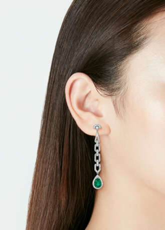 ART DECO EMERALD AND DIAMOND EARRINGS - photo 3