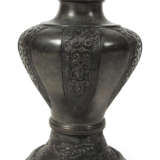 VASE AUS BRONZE, JAPAN, 19. Jahrhundert - photo 1