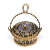 Anhängeuhr/Formuhr: extrem rare Gold/Emailleuhr in Form eines Korbes, Soret Geneve um 1810 - фото 1