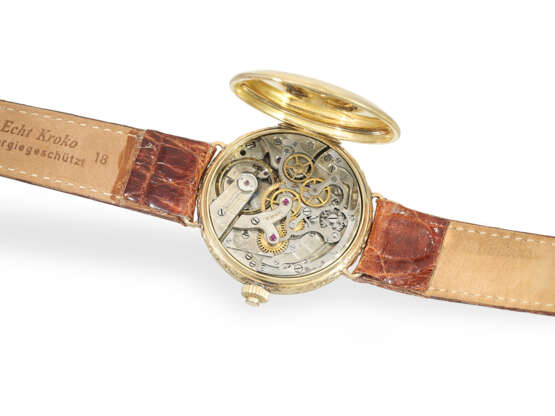 Armbanduhr: hoch attraktiver, früher, goldener "oversize" Doxa Kronendrücker-Chronograph mit Emaillezifferblatt, ca. 1925 - Foto 2