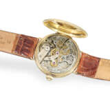 Armbanduhr: hoch attraktiver, früher, goldener "oversize" Doxa Kronendrücker-Chronograph mit Emaillezifferblatt, ca. 1925 - photo 2