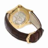 Armbanduhr: nahezu neuwertige, große Patek Philippe "CALATRAVA TRAVEL TIME" Ref.5134, mit Stammbuchauszug, Genf, 2002 - Foto 2