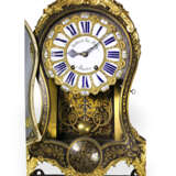 Tischuhr: bedeutende Bronze-Boulle-Pendule mit Schlagwerk, königlicher Uhrmacher Julien Le Roy Paris, um 1740 - photo 2