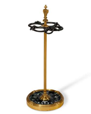 A FRENCH ORMOLU, PATINATED BRONZE AND VERDE ANTICO MARBLE UMBRELLA STAND - фото 1