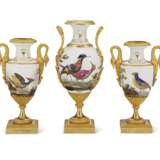 AN ASSEMBLED GARNITURE OF THREE ORMOLU-MOUNTED PARIS (LOCRE) PORCELAIN VASES - фото 4