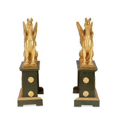 A PAIR OF FRENCH ORMOLU AND PATINATED-BRONZE CHENETS - фото 4