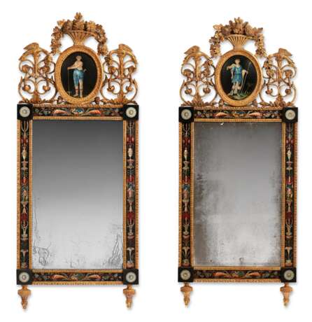 A PAIR OF SOUTH EUROPEAN POLYCHROME-PAINTED TOLE AND GILTWOOD MIRRORS - фото 1
