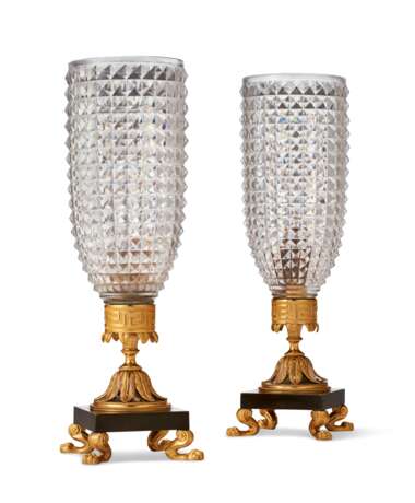 A PAIR OF REGENCY ORMOLU-MOUNTED AND PATINATED-BRONZE HURRICANE LAMPS - фото 1