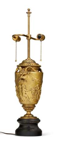 A GILT-METAL LAMP - фото 1