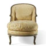 A FRENCH GREY-PAINTED WOOD CHAISE - photo 3