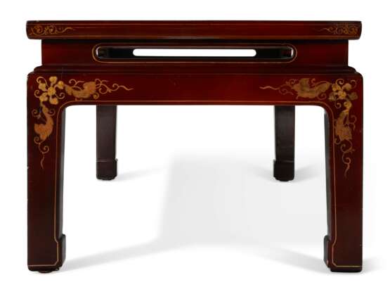 A CHINESE PAINTED BROWN AND GILT LACQUER LOW TABLE - Foto 3