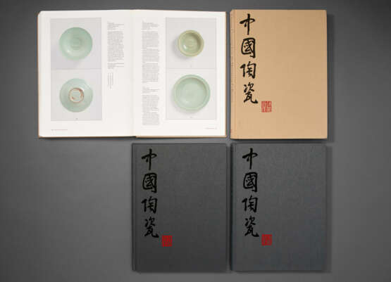 CHINESE CERAMICS FROM THE MEIYINTANG COLLECTION - A group of 4 publications on Chinese ceramics from the Meiyintang Collection. - photo 1