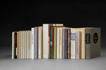 MUSEUM COLLECTIONS AND EXHIBITIONS - A group of approximately 91 publications on Museum collections and exhibitions.
