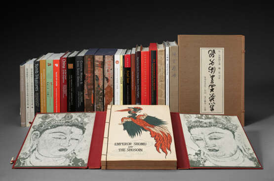 EAST ASIAN ART - A group of approximately 28 publications on East Asian art. - Foto 1