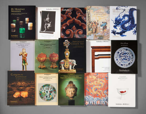 SOTHEBY'S AUCTION CATALOGUES OF CHINESE AND ASIAN ART - A group of approximately 1130 Sotheby's auction catalogues of Chinese and Asian art, spanning from 1939. - photo 1