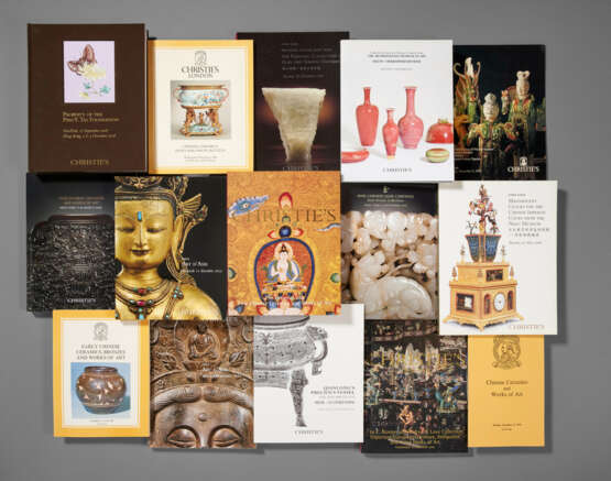 CHRISTIE'S AUCTION CATALOGUES OF CHINESE AND ASIAN ART - A group of approximately 790 Christie's auction catalogues of Chinese and Asian art, spanning from 1974. - photo 1