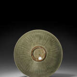 A MOLDED YAOZHOU CELADON `FISH AND WATER WEEDS’ BOWL - фото 2