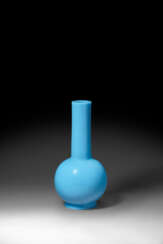 AN IMPERIAL TURQUOISE-BLUE GLASS BOTTLE VASE