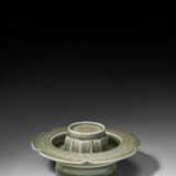 A CARVED YUE CELADON CUP STAND - photo 1