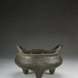 A LARGE DATED BRONZE TRIPOD CENSER AND STAND - photo 2