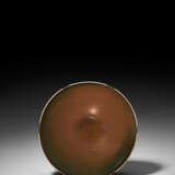 A RARE DING PERSIMMON-GLAZED HEXAFOIL BOWL - фото 1