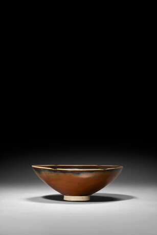 A RARE DING PERSIMMON-GLAZED HEXAFOIL BOWL - photo 4