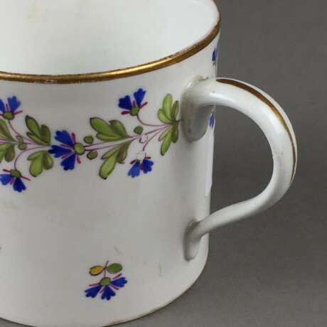 Tasse und Untertasse mit Kornblumendekor - photo 3