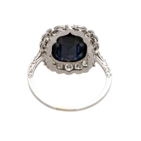 Ring mit dunkelblauem Saphir, - Foto 4