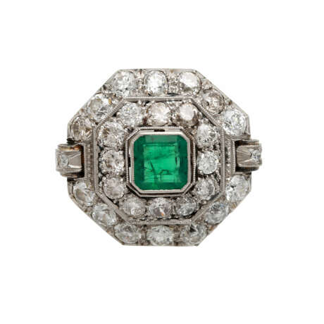 Belle Epoque Ring mit Smaragd und Diamanten - photo 1