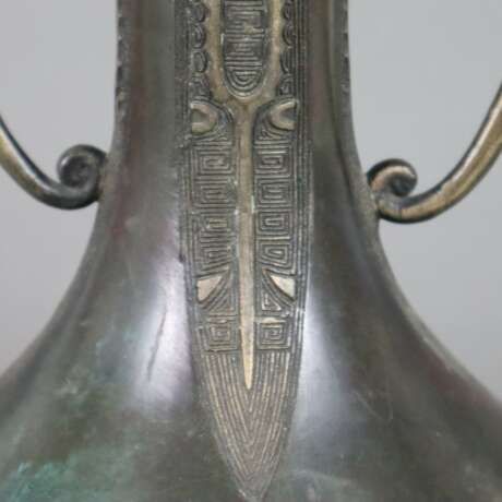 Hu-förmige Vase im archaischen Stil - photo 6